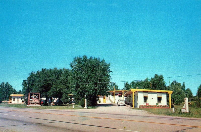 Bridgman Inn (Lazy V Motel) - Old Postcard (newer photo)